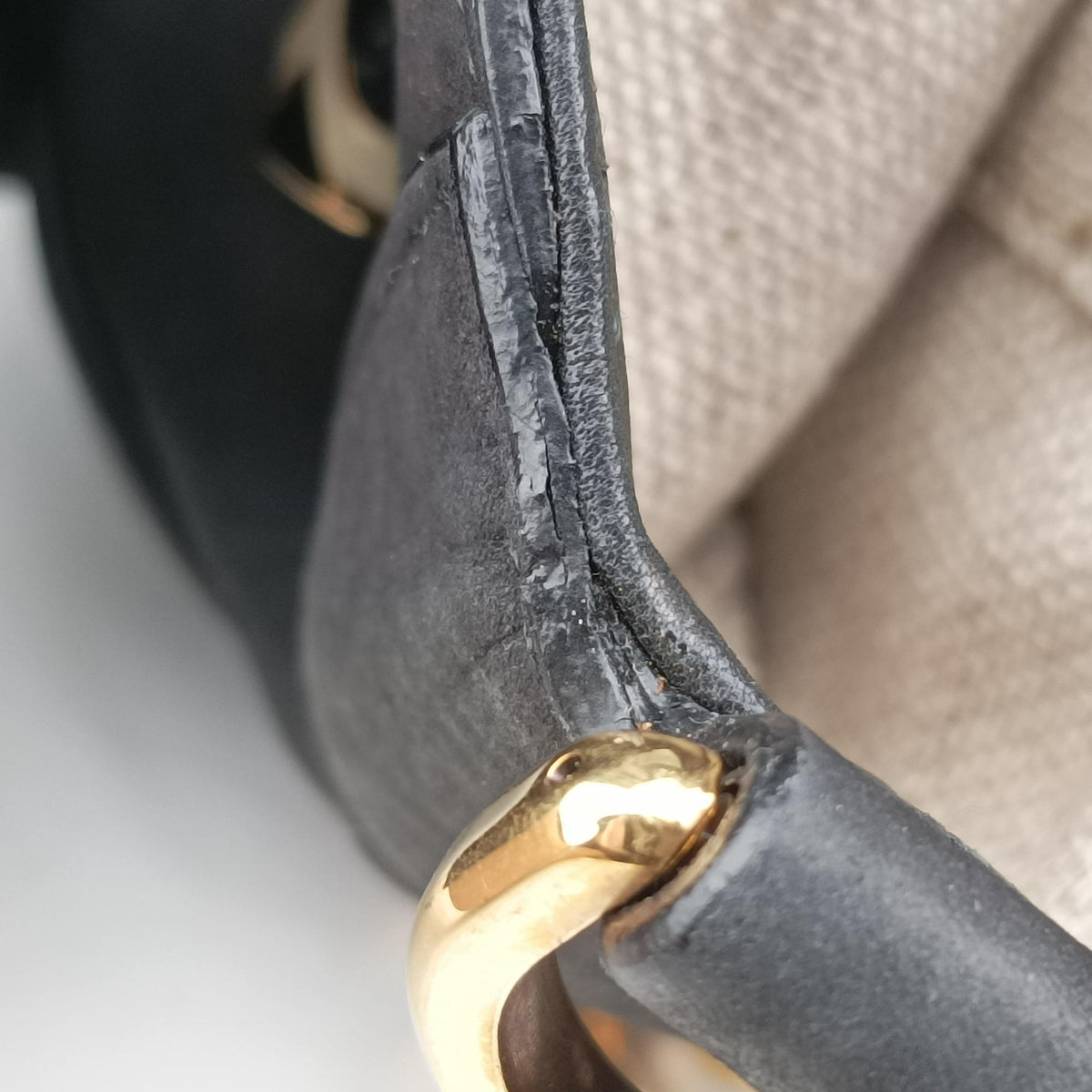 Secondhand Gucci Nubuck Tigrette Chain Black Suede 290684 shoulderbag | stylenewstar