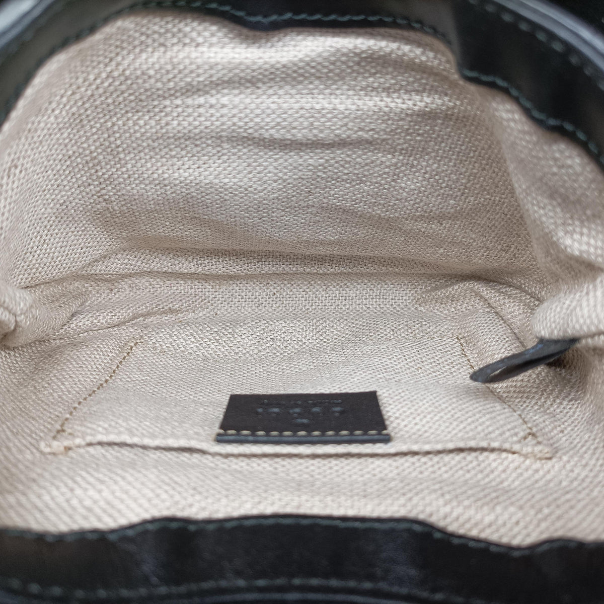 Secondhand Gucci Nubuck Tigrette Chain Black Suede 290684 shoulderbag | stylenewstar