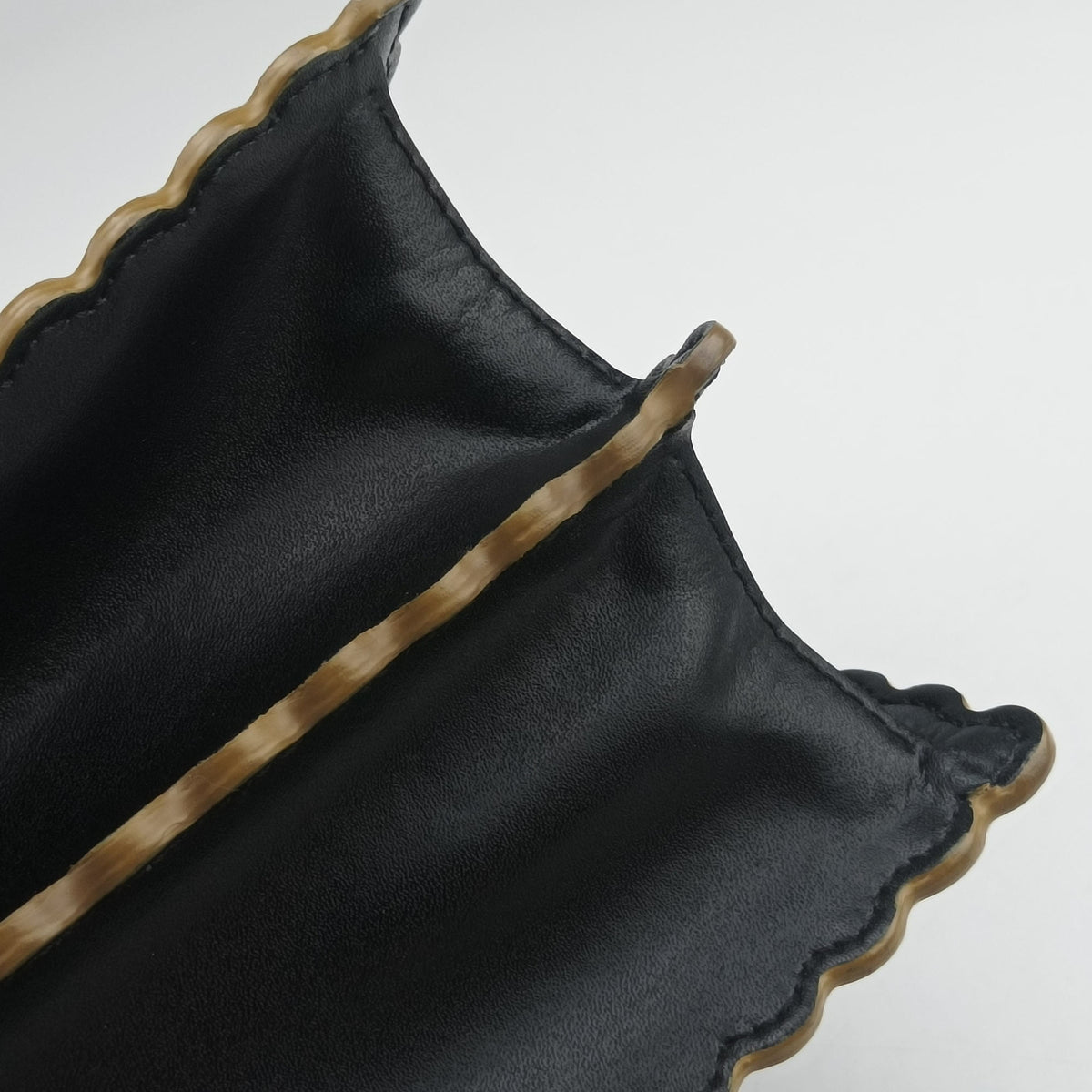 Pre-owned Fendi KAN I Black Leather 8BT283 shoulderbag | stylenewstar