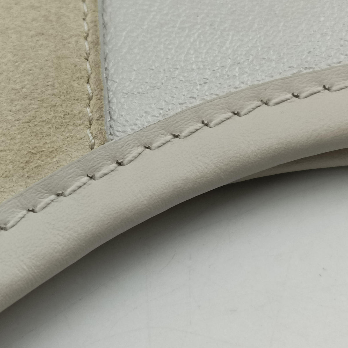 Pre-owned Miu Miu Ivy White x Beige suede x Leather  handbag | stylenewstar