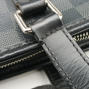 Pre-owned Louis Vuitton Tadao Noir Damier Graphite N51192 shoulderbag | stylenewstar