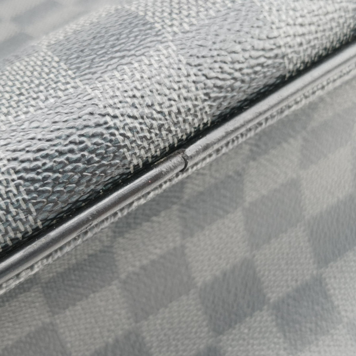 Pre-owned Louis Vuitton Tadao Noir Damier Graphite N51192 shoulderbag | stylenewstar