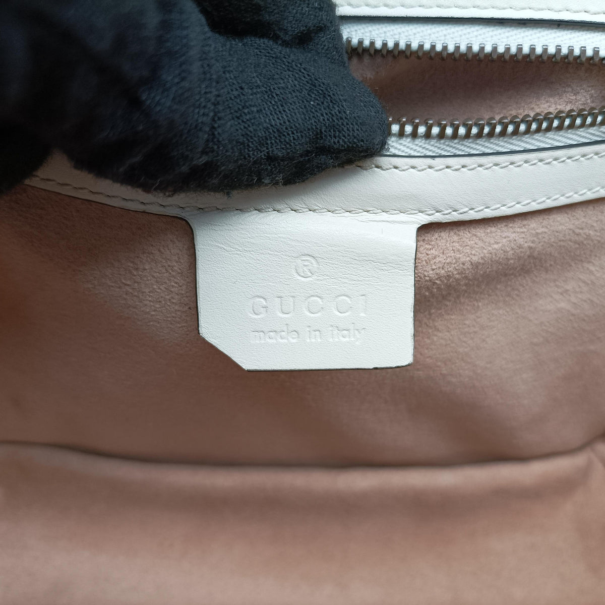 Vintage Gucci Queen Margaret Black×white Leather 476542 shoulderbag | stylenewstar