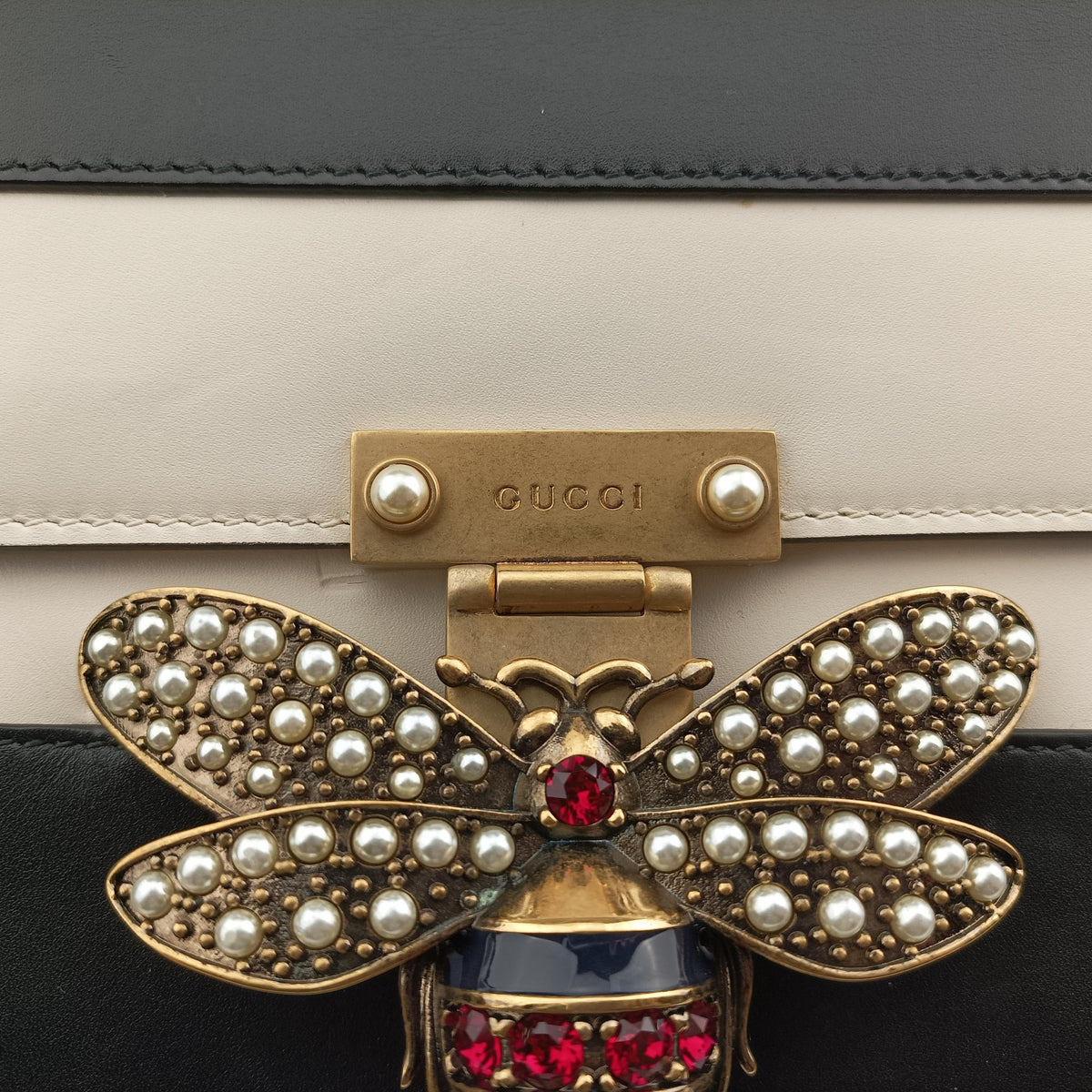 Vintage Gucci Queen Margaret Black×white Leather 476542 shoulderbag | stylenewstar