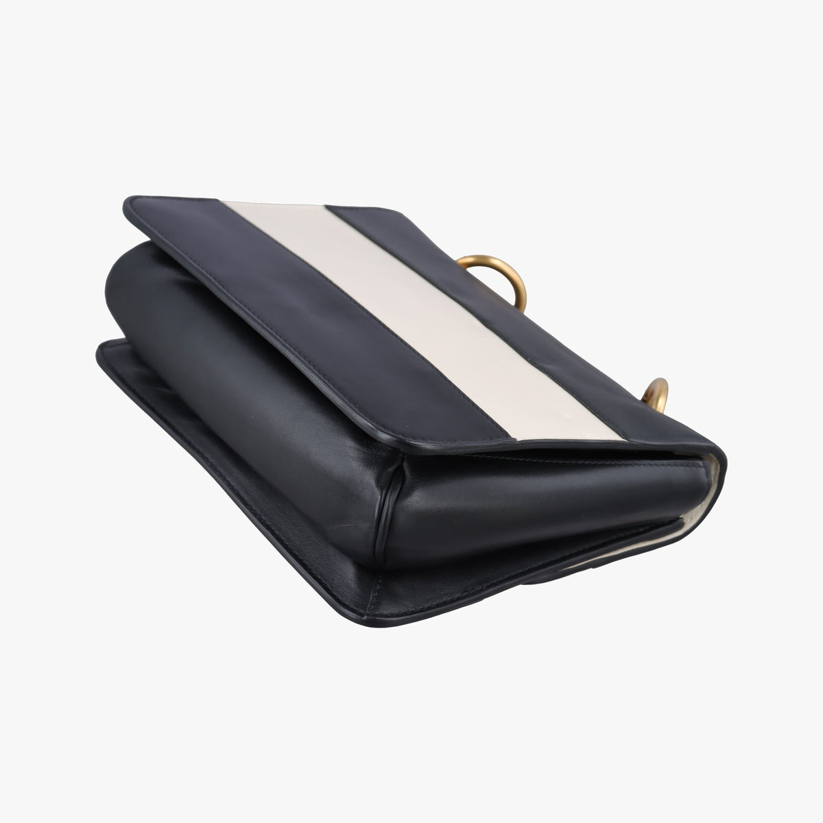 Vintage Gucci Queen Margaret Black×white Leather 476542 shoulderbag | stylenewstar