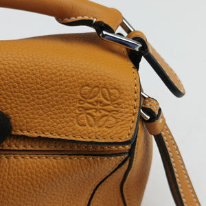 Pre-owned Loewe Puzzle mini Yellow Leather 322 30 U95 shoulderbag | stylenewstar