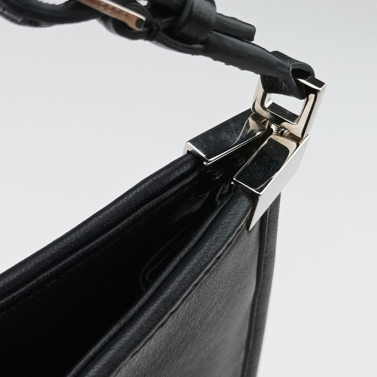 Pre-owned Gucci Horsebit Slim Black Leather 764191 shoulderbag | stylenewstar
