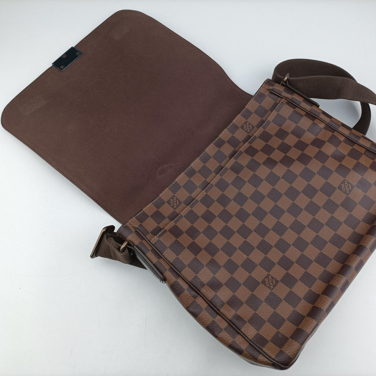 Pre-owned Louis Vuitton DISTRICT MM EBENE Damier Canvas N41212 shoulderbag | stylenewstar