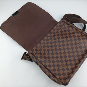 Pre-owned Louis Vuitton DISTRICT MM EBENE Damier Canvas N41212 shoulderbag | stylenewstar