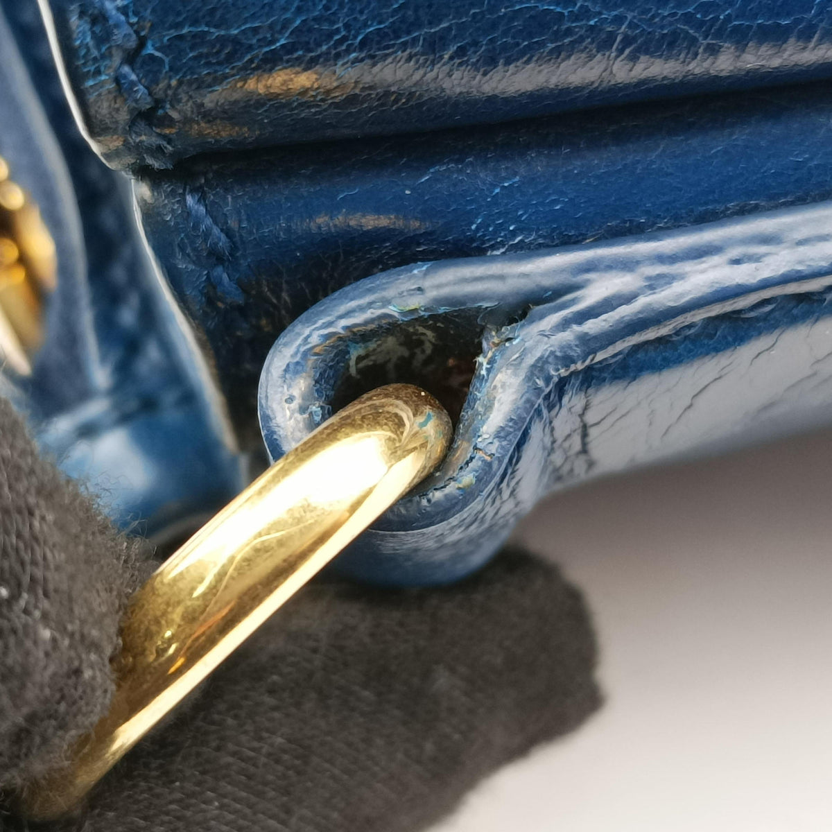 Secondhand Miu Miu Vitello Shine Shopping Blue Leather  shoulderbag | stylenewstar