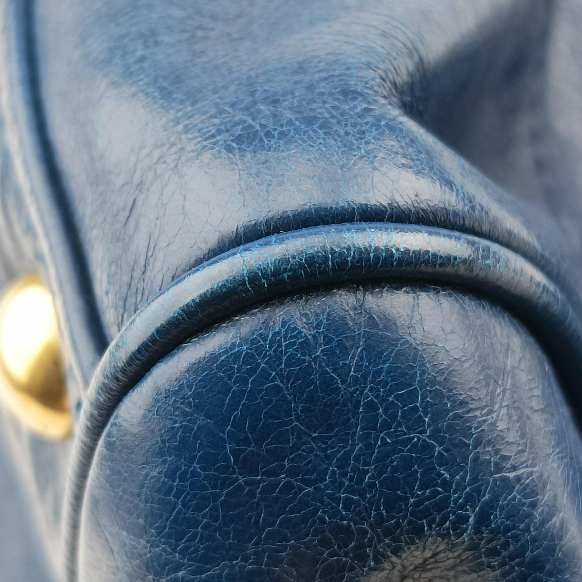 Secondhand Miu Miu Vitello Shine Shopping Blue Leather  shoulderbag | stylenewstar
