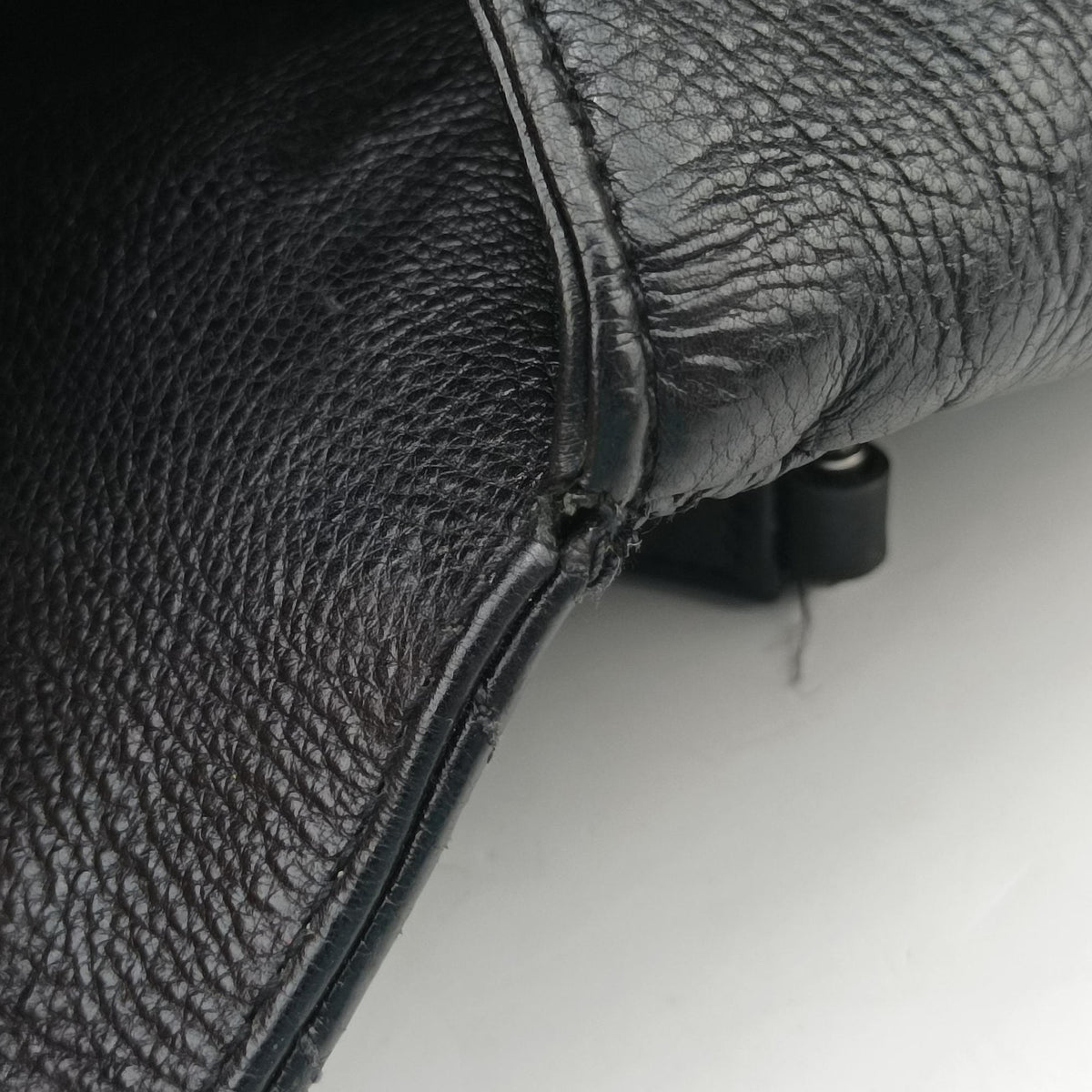 Pre-owned Yves Saint Laurent COLLEGE Black Leather 392738 shoulderbag | stylenewstar