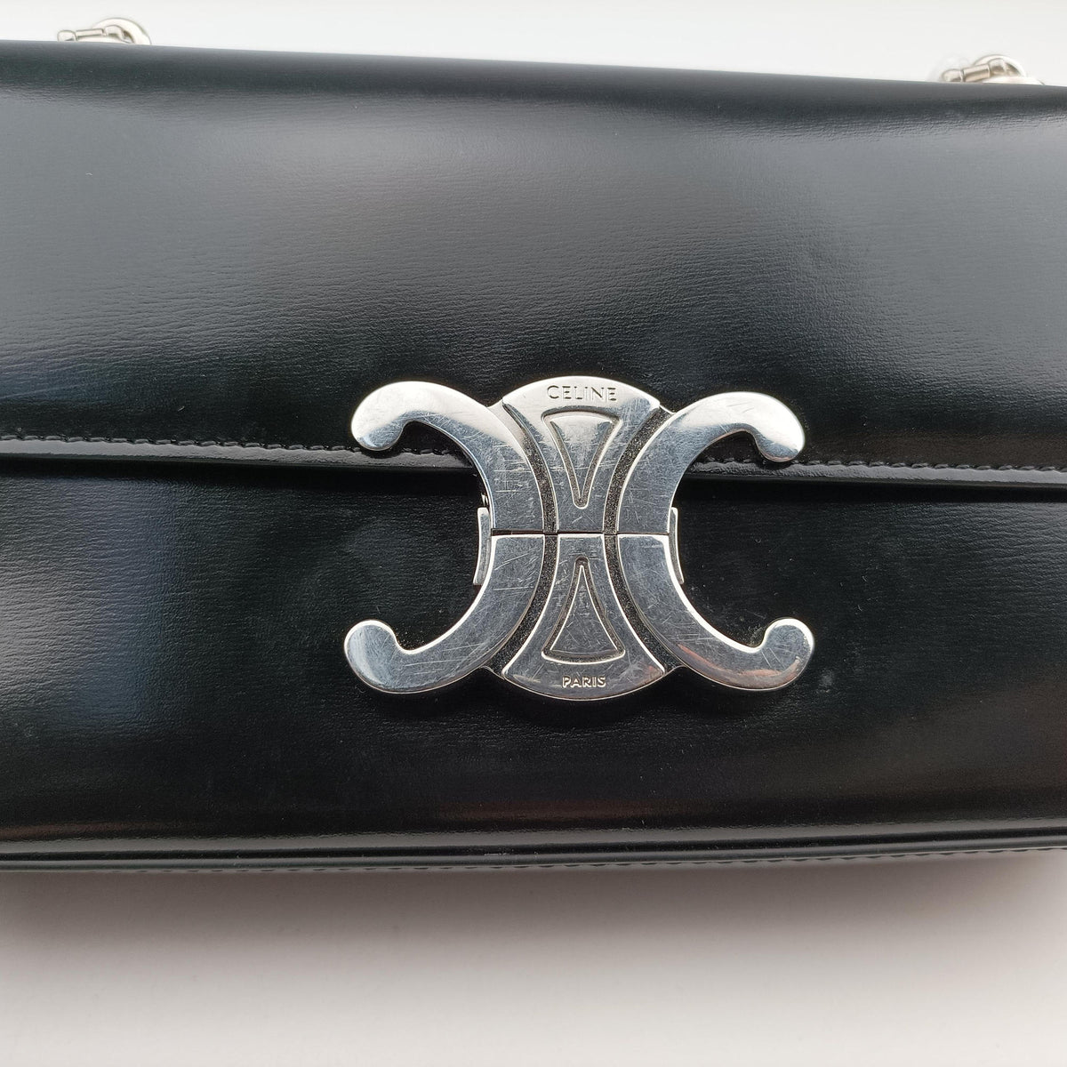 Secondhand Celine Claude Triomphe Chain Black Leather  shoulderbag | stylenewstar