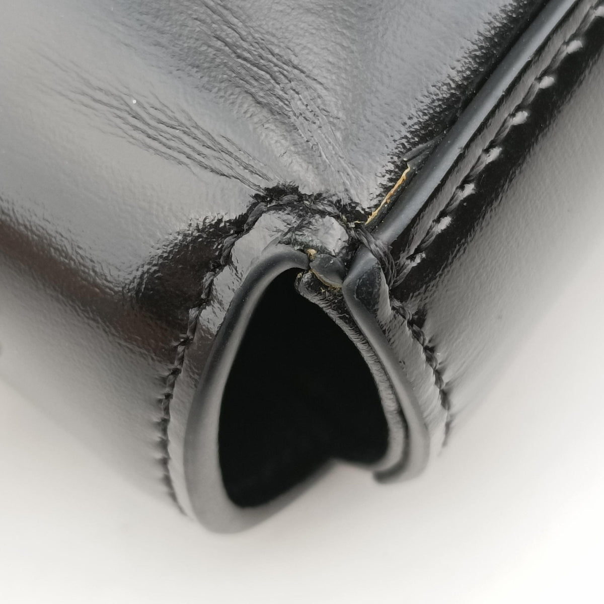 Secondhand Celine Claude Triomphe Chain Black Leather  shoulderbag | stylenewstar