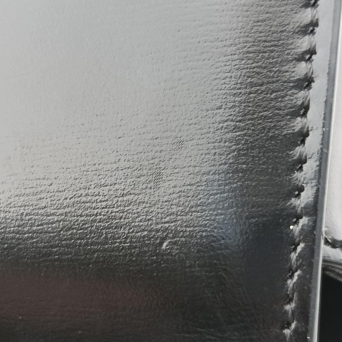 Secondhand Celine Claude Triomphe Chain Black Leather  shoulderbag | stylenewstar