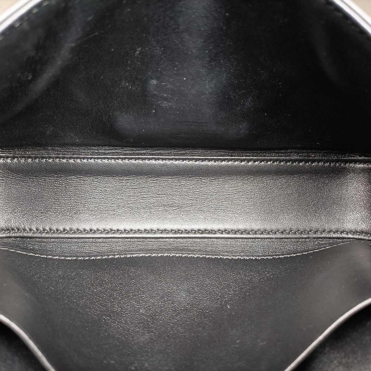 Secondhand Celine Claude Triomphe Chain Black Leather  shoulderbag | stylenewstar