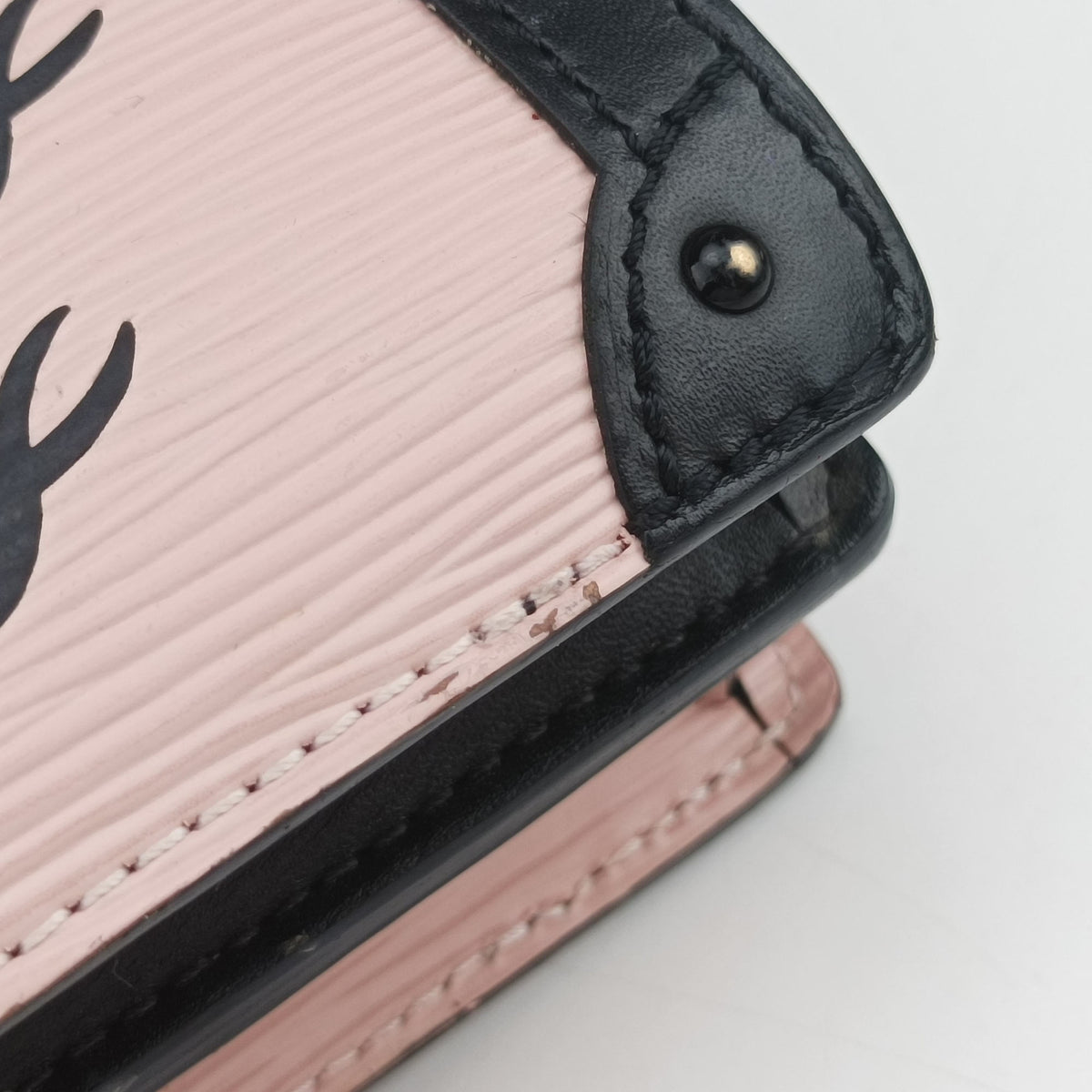 Vintage Louis Vuitton Trunk clutch Pink×Black Leather×Epi M53191 shoulderbag | stylenewstar
