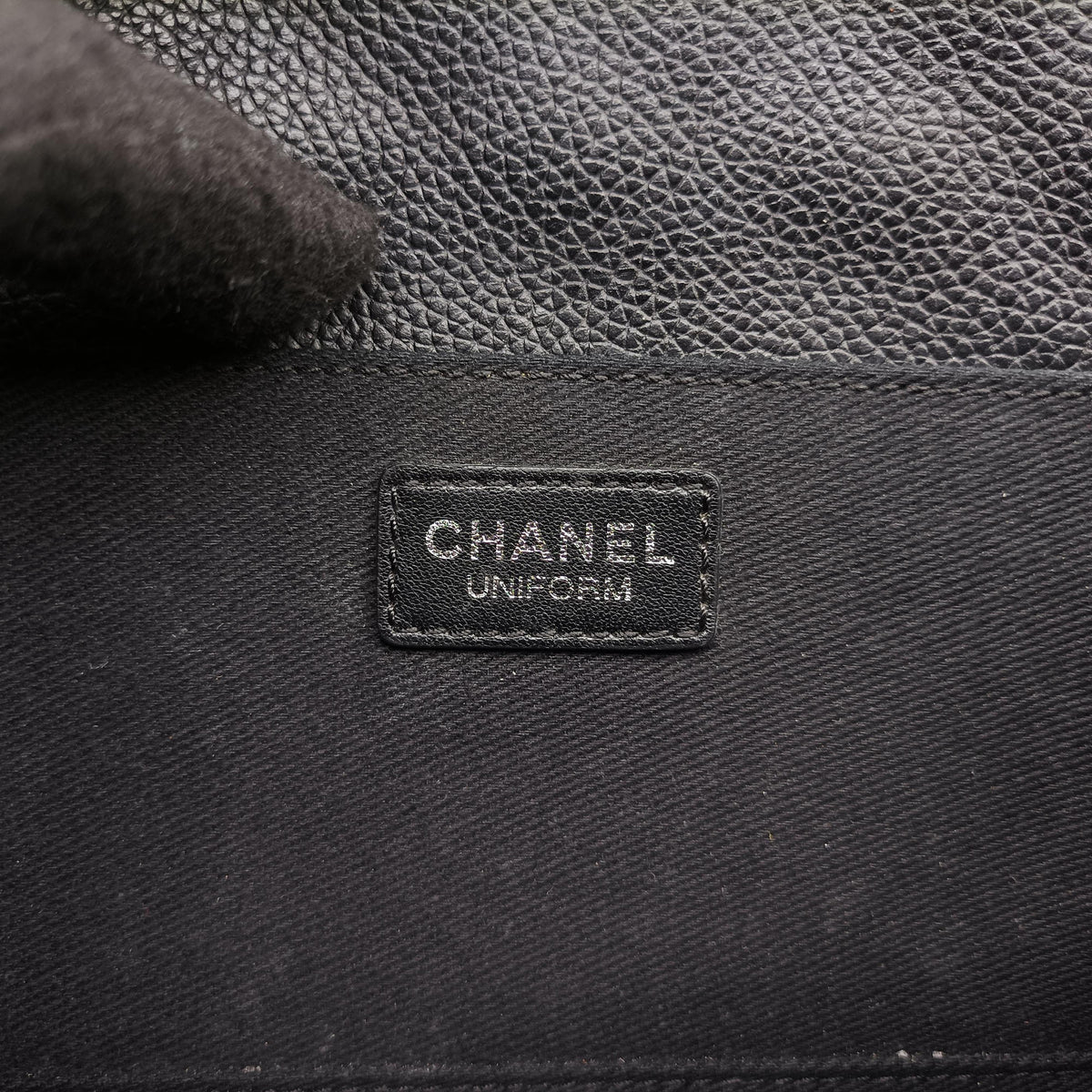 Secondhand Chanel Matelasse 2.55 Black pebbled U48753 bum bag/waist bag | stylenewstar