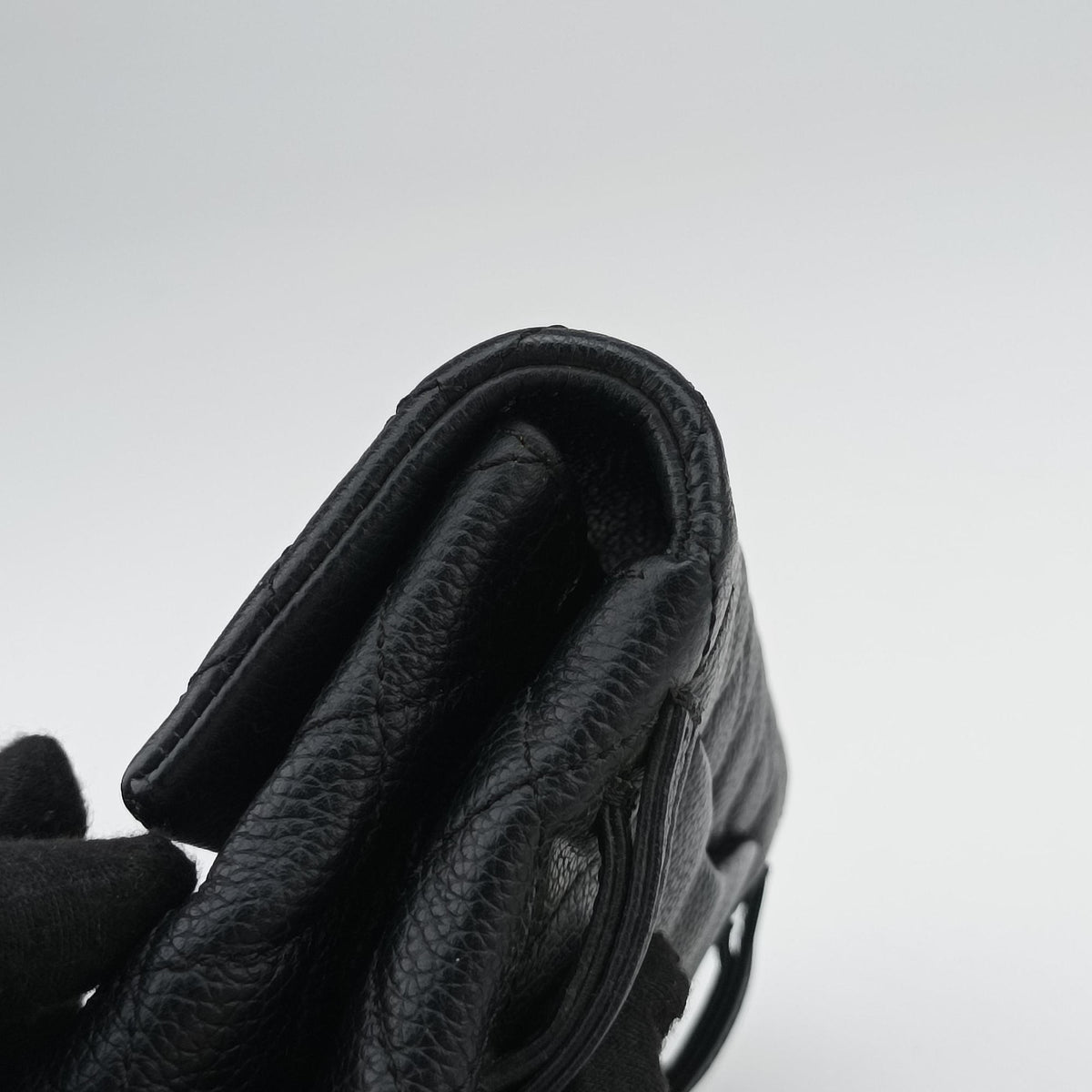Secondhand Chanel Matelasse 2.55 Black pebbled U48753 bum bag/waist bag | stylenewstar