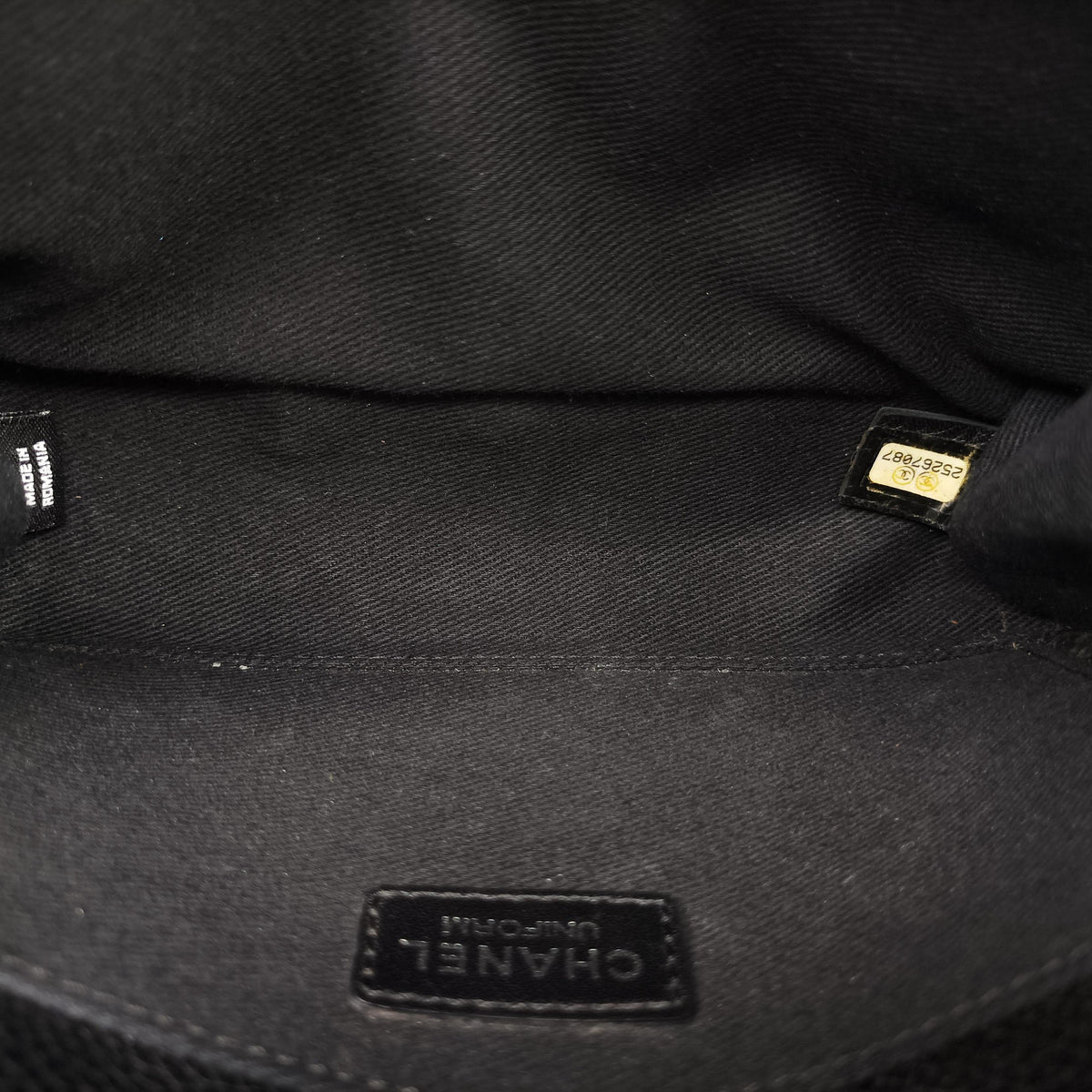 Secondhand Chanel Matelasse 2.55 Black pebbled U48753 bum bag/waist bag | stylenewstar