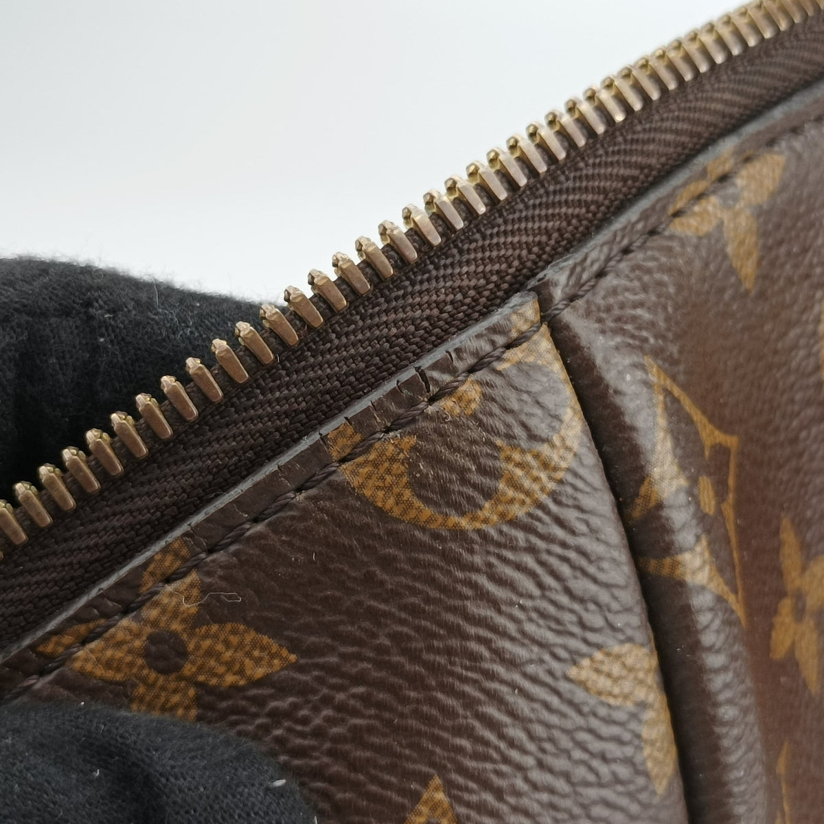 Pre-owned Louis Vuitton TURENNE MM Brown Monogram Canvas M48814 handbag | stylenewstar