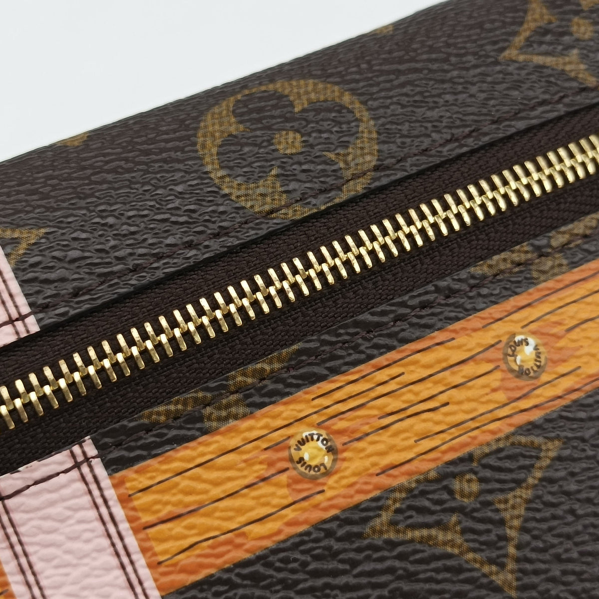 Pre-owned Louis Vuitton Pochette Weekend brown×Fuchsia Pink Monogram Canvas M62456 shoulderbag | stylenewstar