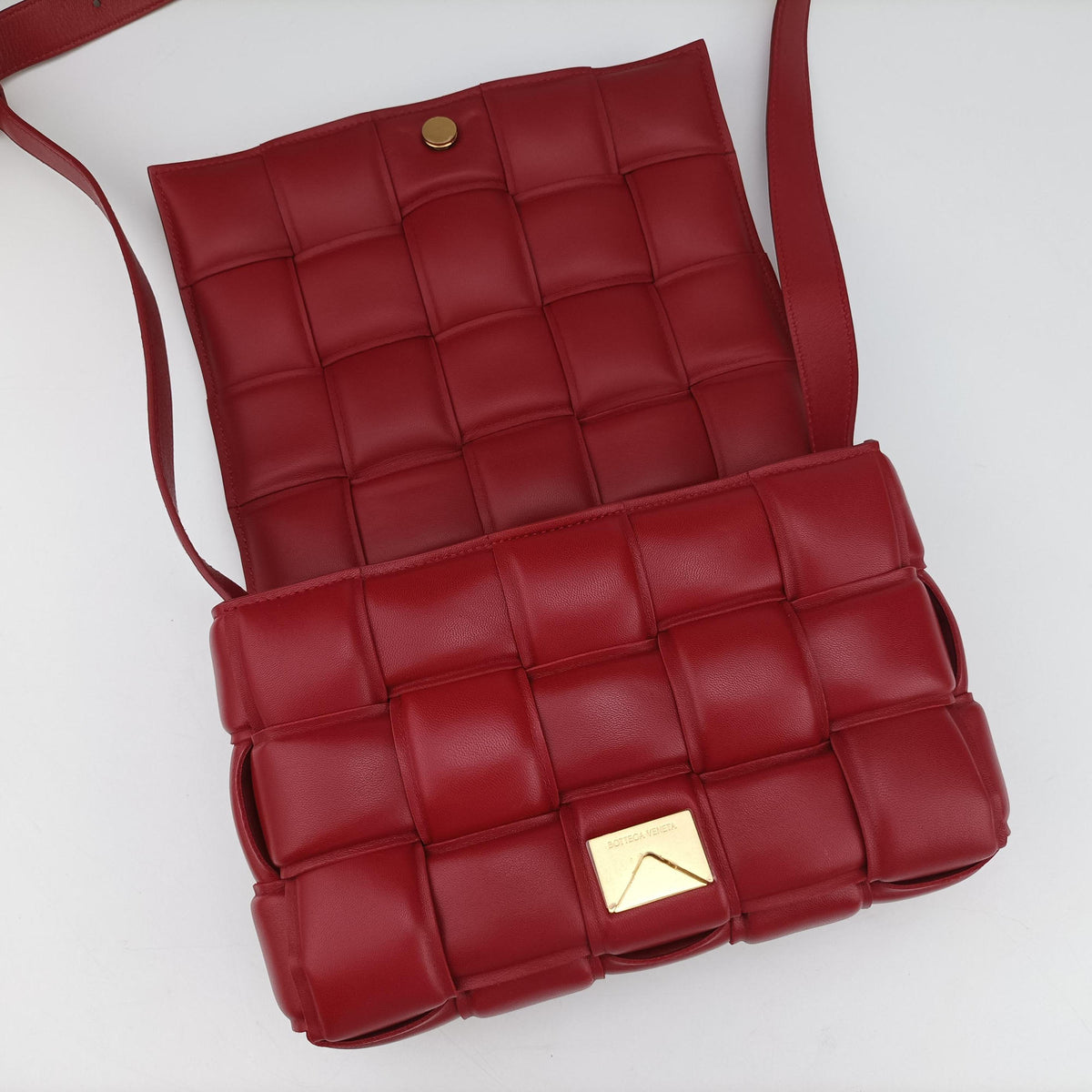 Secondhand Bottega Veneta Padded CASSETTE Red lambskin  shoulderbag | stylenewstar