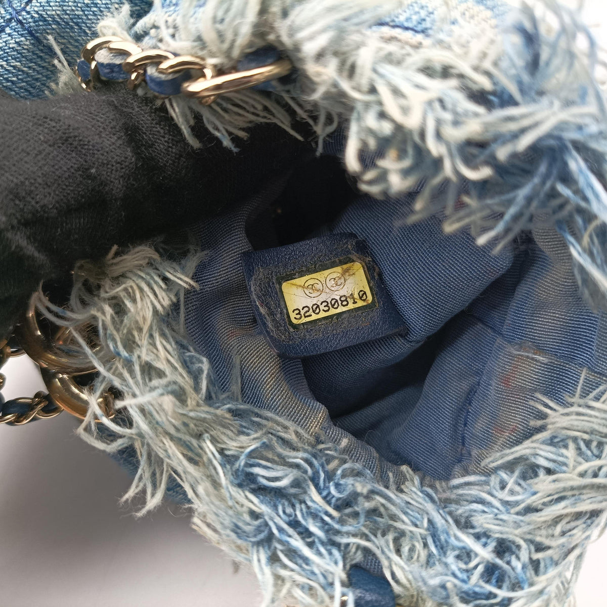 Vintage Chanel Matelasse Mini Bucket Blue Denim AP2603 shoulderbag | stylenewstar