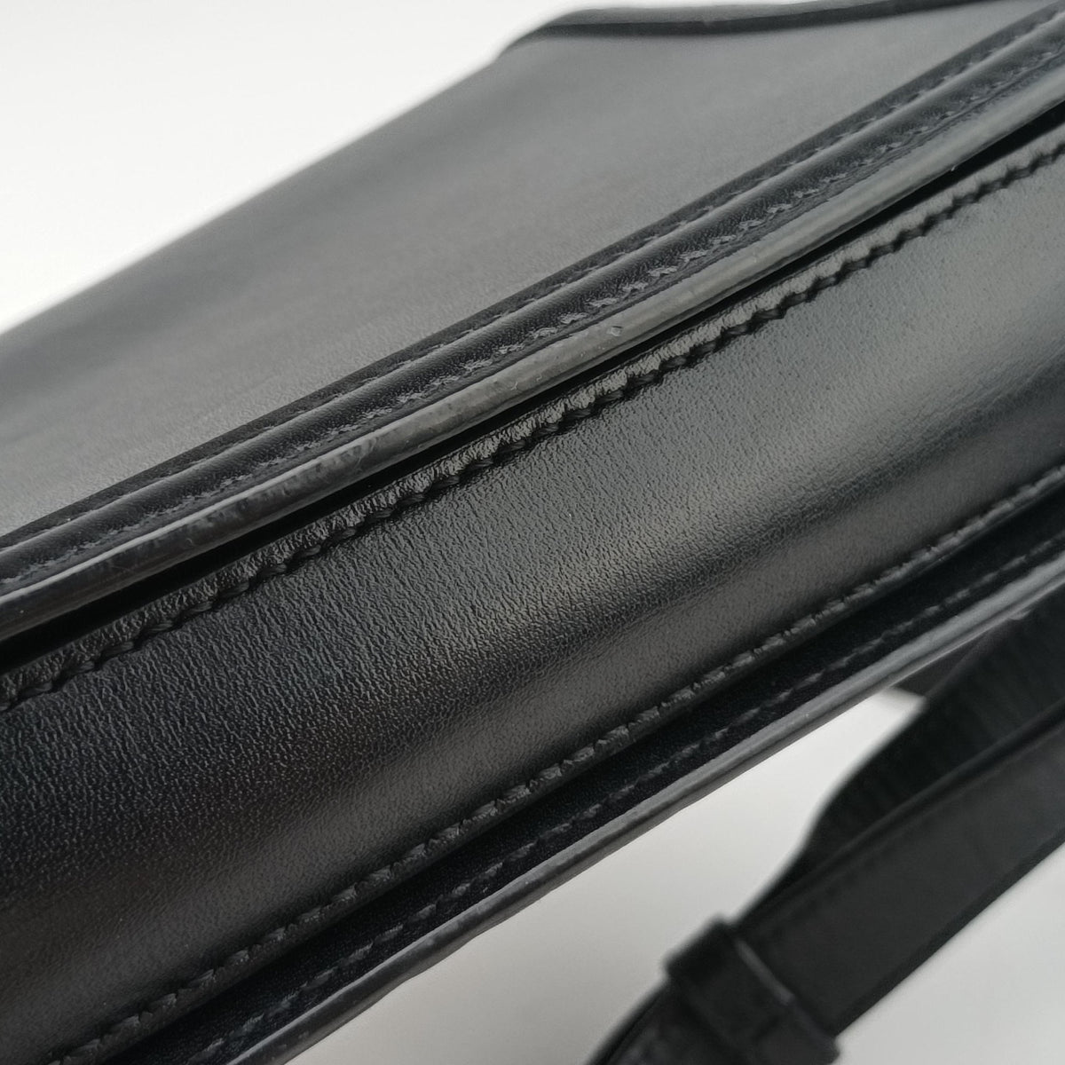Pre-owned Yves Saint Laurent Solferino Black Leather 634306 shoulderbag | stylenewstar