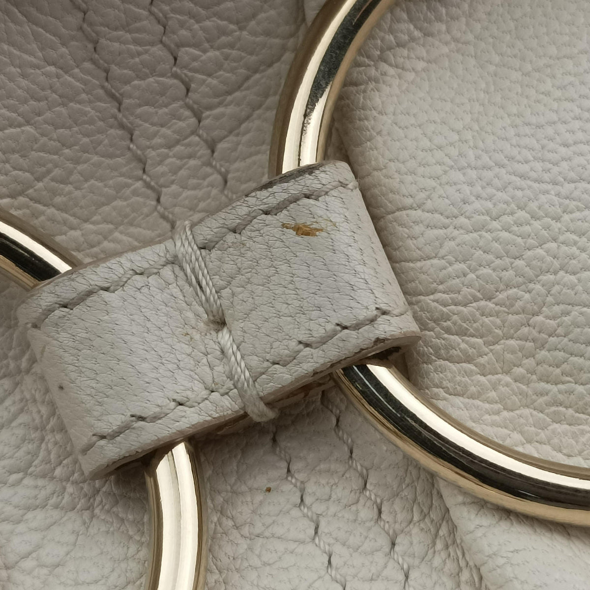 Pre-owned Yves Saint Laurent Saharienne White Leather 139268 shoulderbag | stylenewstar