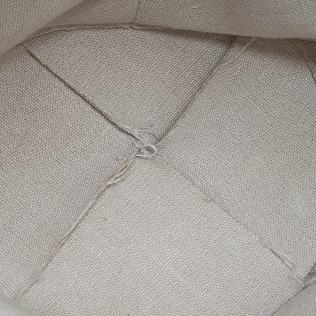 Pre-owned Bottega Veneta Maxi-Intrecciato Slip Tote White cloth  handbag | stylenewstar