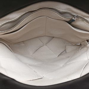 Pre-owned Bottega Veneta Maxi-Intrecciato Slip Tote White cloth  handbag | stylenewstar