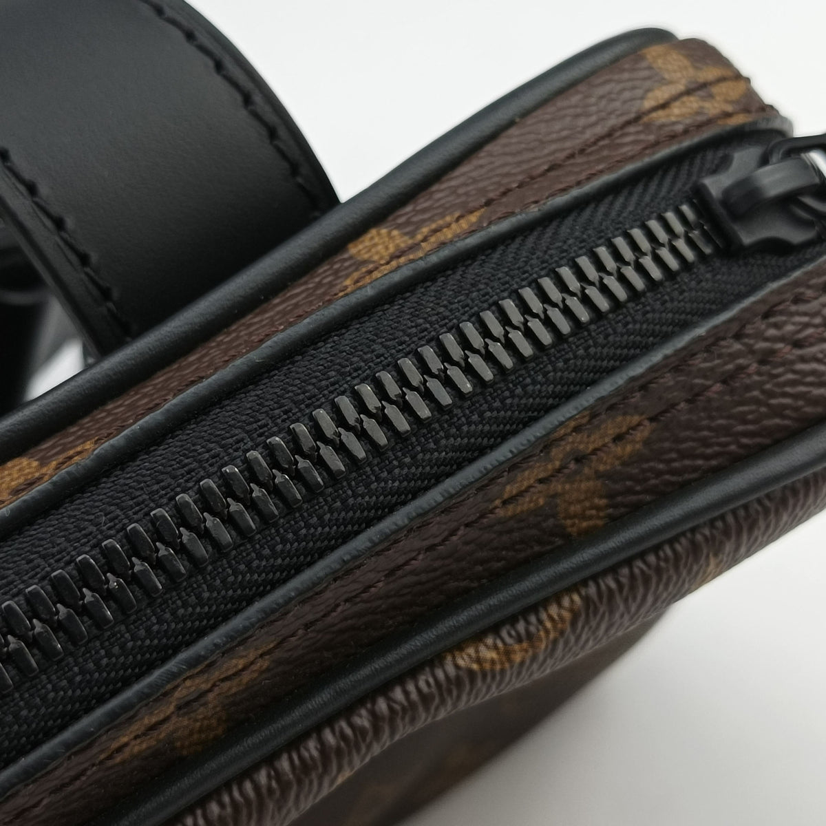 Pre-owned Louis Vuitton Solar Ray Utility Side Brown Monogram Canvas M44477 bum bag/waist bag | stylenewstar
