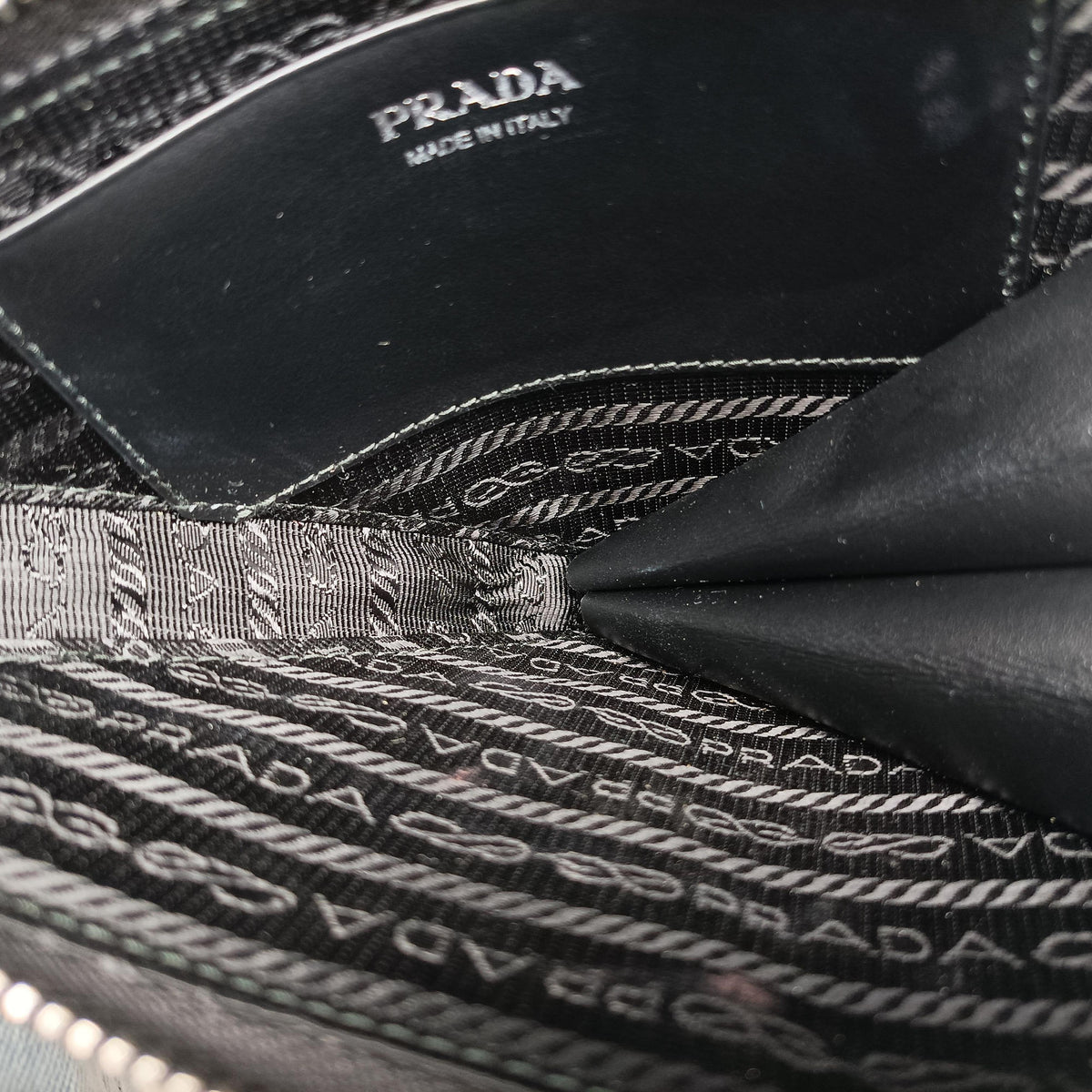 Secondhand Prada Triangle Logo Mini Black SAFFIANO Leather 1NR015 shoulderbag | stylenewstar