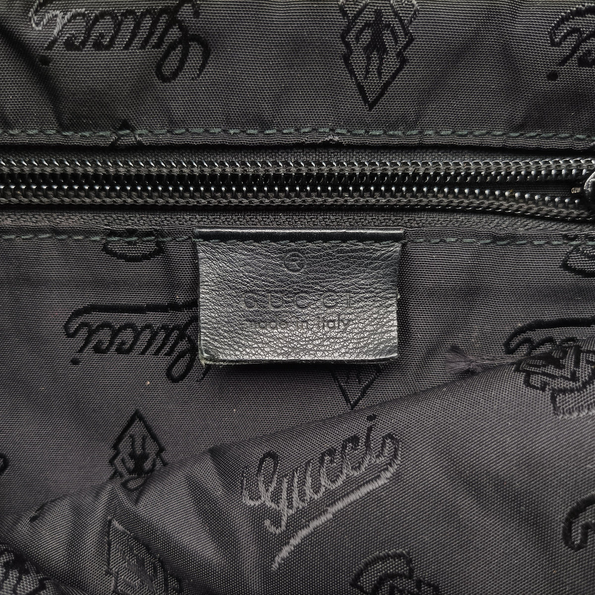 Pre-owned Gucci Guccissima messenger Black Leather 201446 shoulderbag | stylenewstar