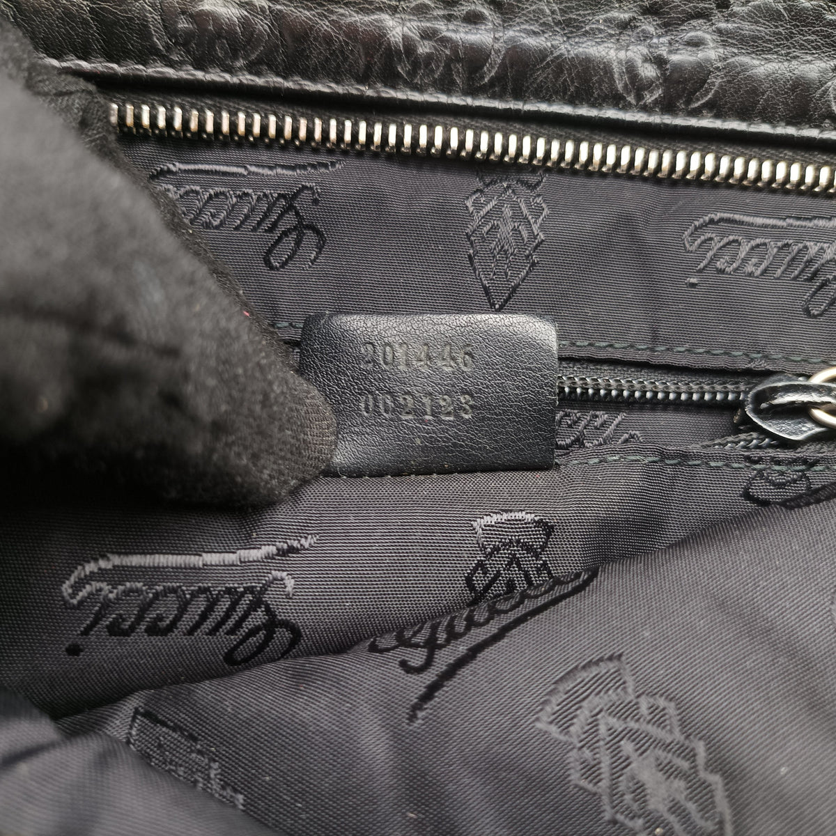 Pre-owned Gucci Guccissima messenger Black Leather 201446 shoulderbag | stylenewstar