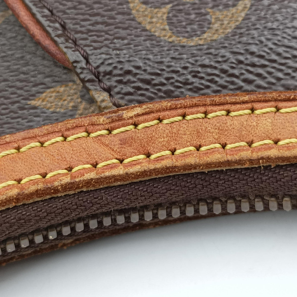 Pre-owned Louis Vuitton Thames GM Brown Monogram Canvas M56383 shoulderbag | stylenewstar