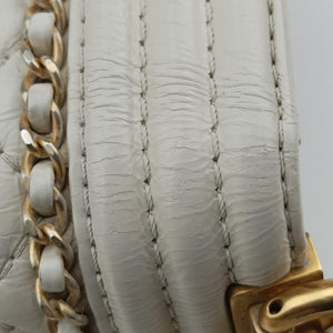 Pre-owned Chanel BOY CHANEL White Leather A67085 shoulderbag | stylenewstar