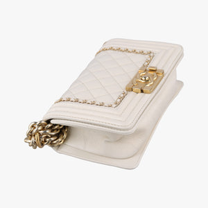 Pre-owned Chanel BOY CHANEL White Leather A67085 shoulderbag | stylenewstar
