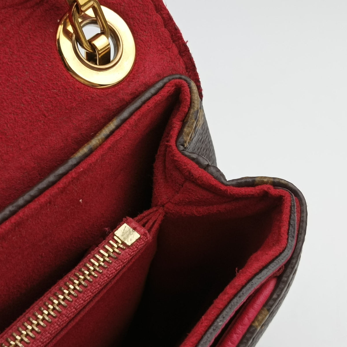Pre-owned Louis Vuitton Pallas Chain Brown x Cerise Monogram canvas x leather M41201 shoulderbag | stylenewstar