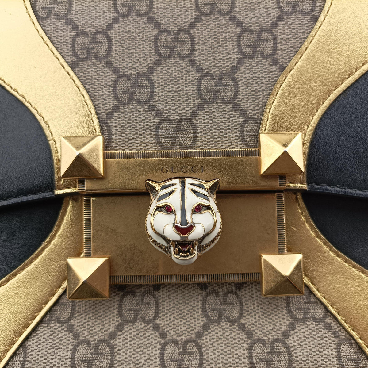 Pre-owned Gucci Osiride GG Supreme beige×Black×Golden PVC coated canvas×leather 497996 shoulderbag | stylenewstar