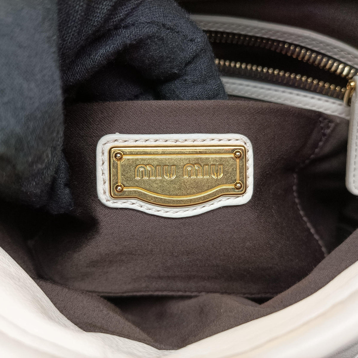 Pre-owned Miu Miu Coffer Matelasse Grey Leather  shoulderbag | stylenewstar