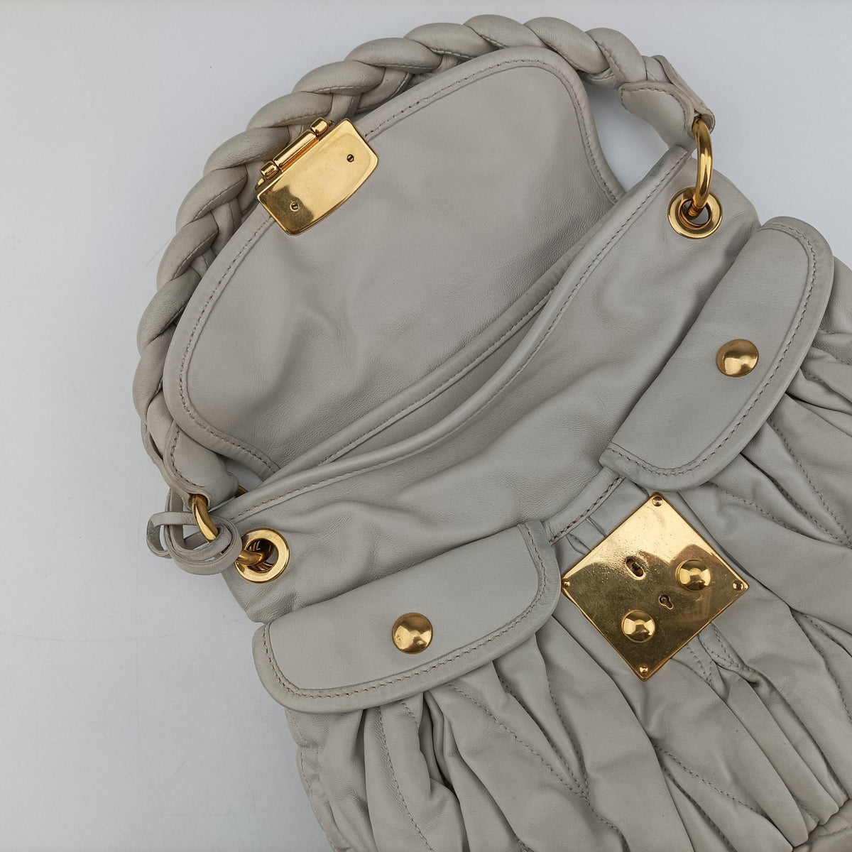 Pre-owned Miu Miu Coffer Matelasse Grey Leather  shoulderbag | stylenewstar