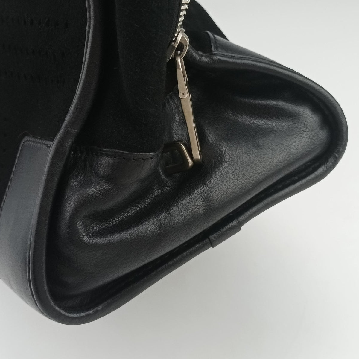 Secondhand Loewe Amazona Black Suede×leather  handbag | stylenewstar