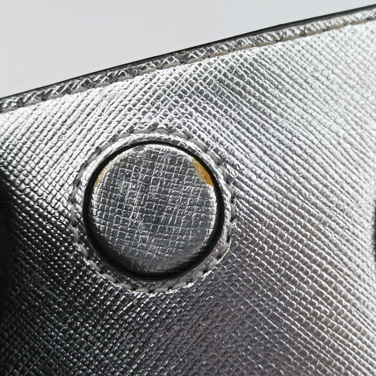 Pre-owned VERSUS Lion Head Silver Saffiano Leather  shoulderbag | stylenewstar