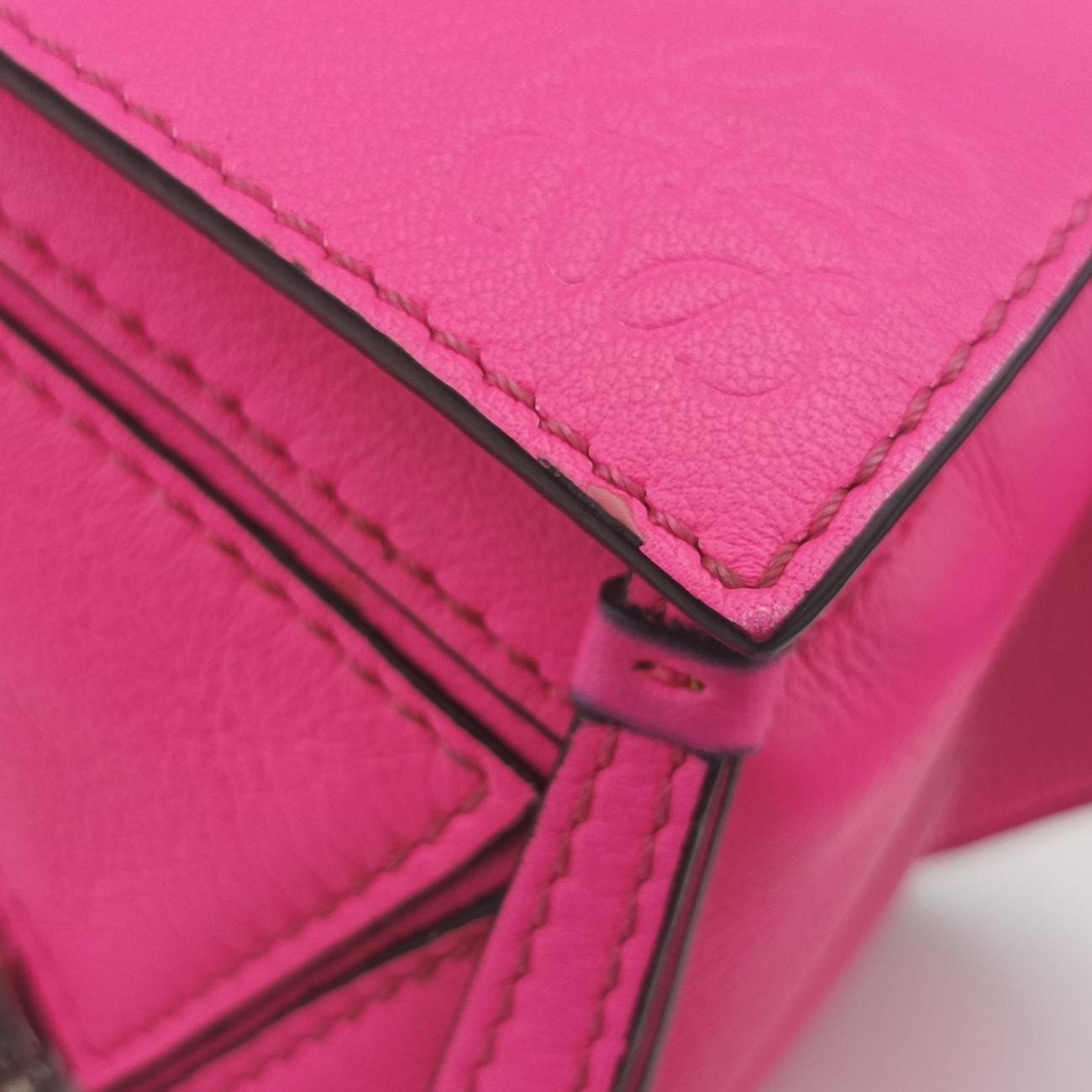 Puzzle Pink Leather 052140