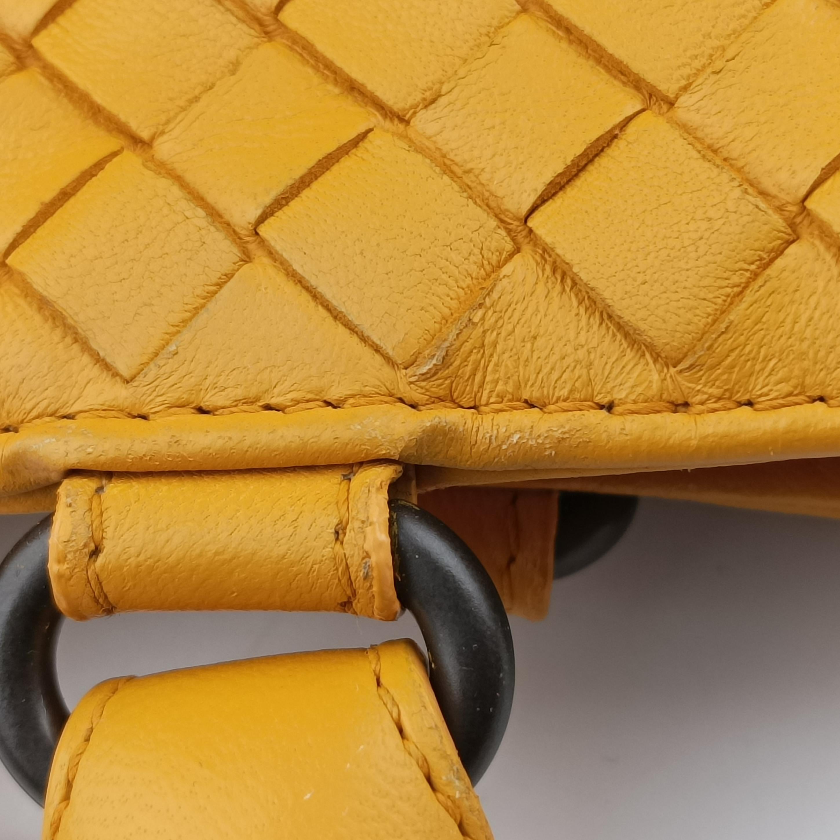 Pre-owned Bottega Veneta Intrecciato Yellow lambskin  handbag | stylenewstar
