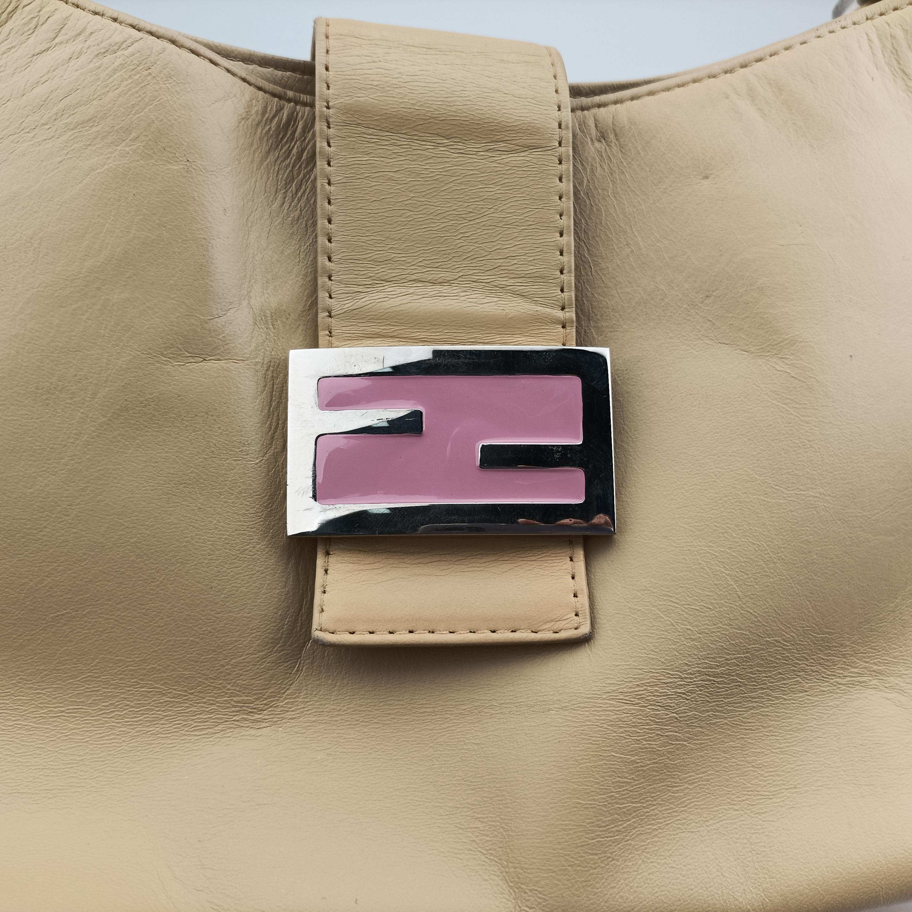 Pre-owned Fendi Baguette Yellow Leather 091611 shoulderbag | stylenewstar