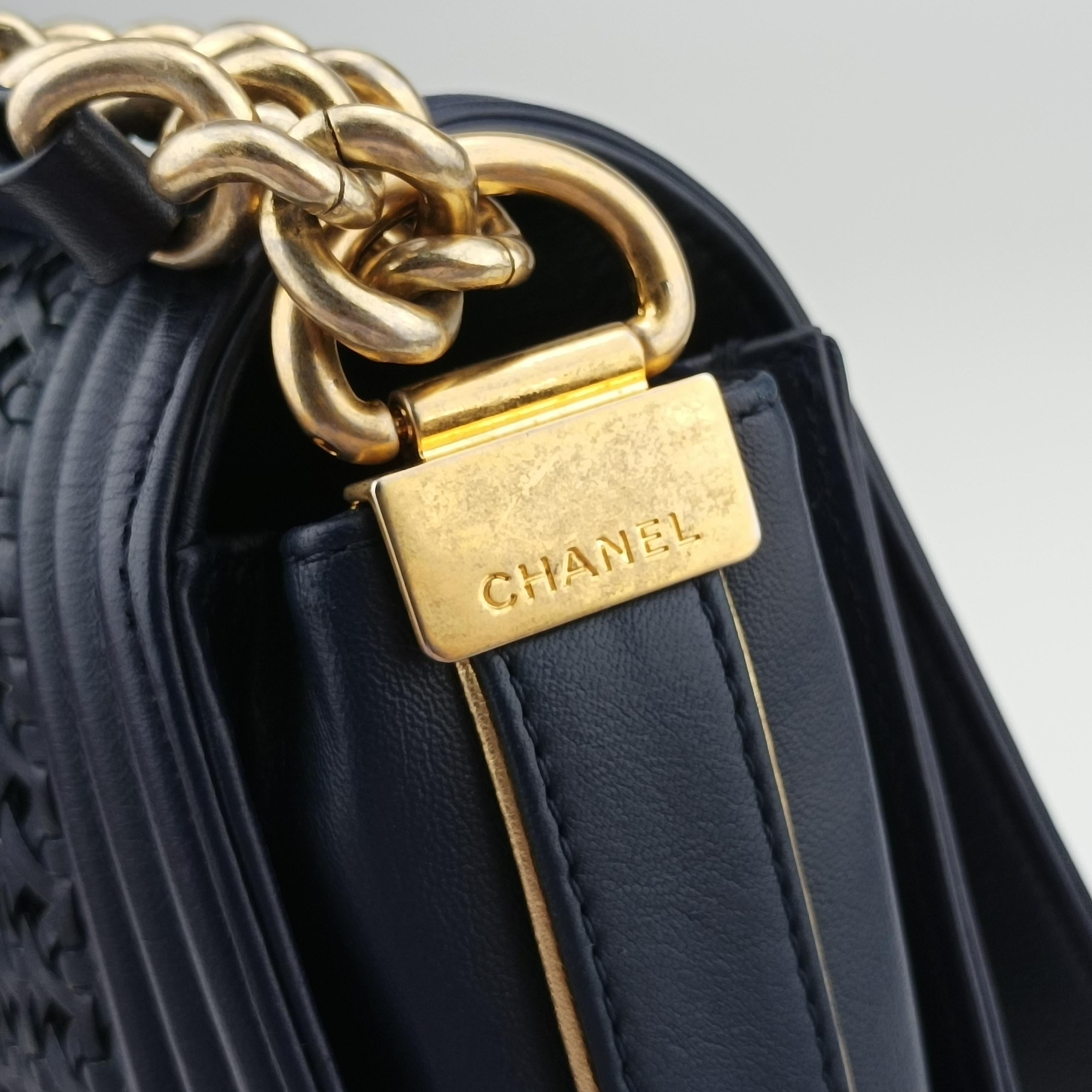 Vintage Chanel BOY CHANEL Navy Leather A90183 shoulderbag | stylenewstar