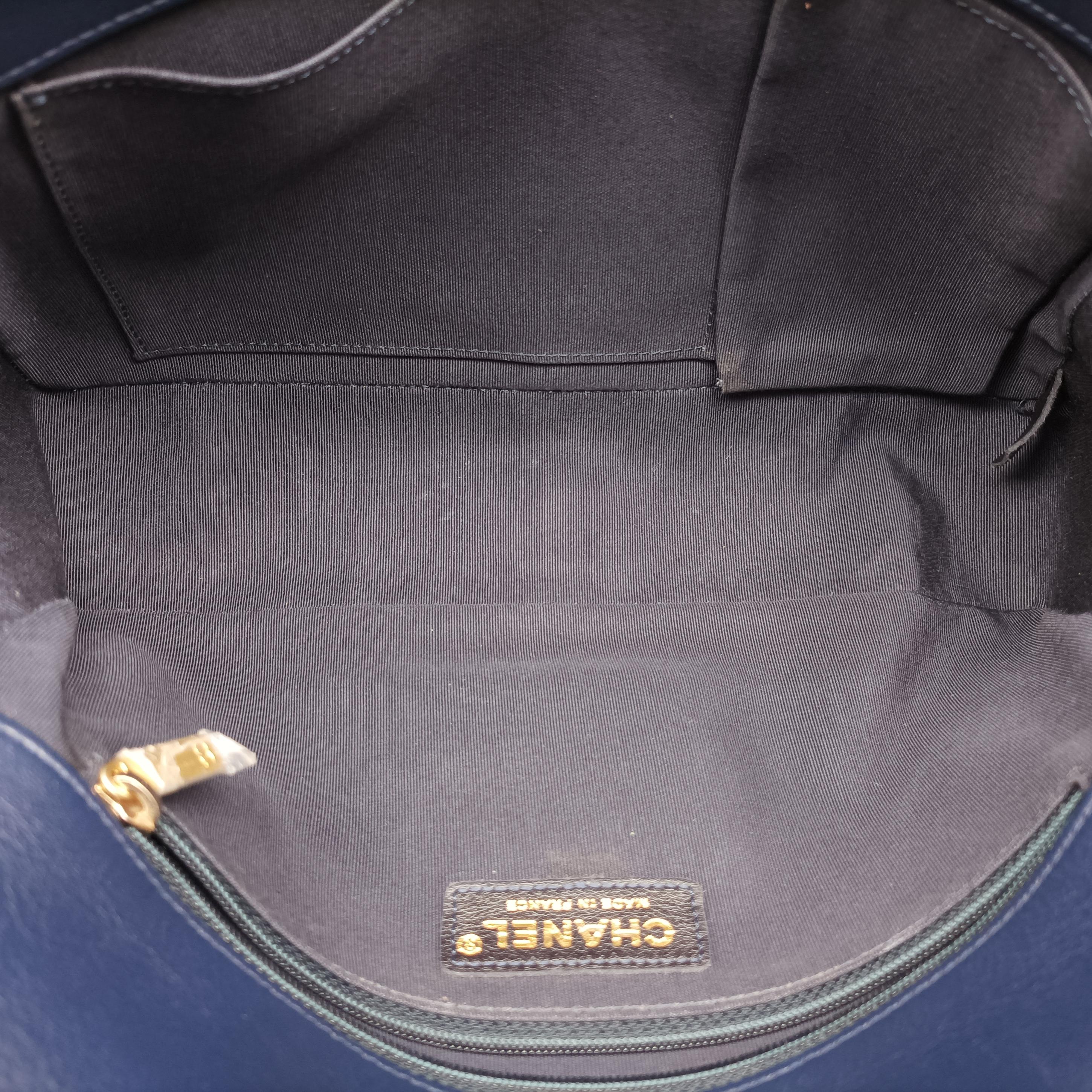 Vintage Chanel BOY CHANEL Navy Leather A90183 shoulderbag | stylenewstar